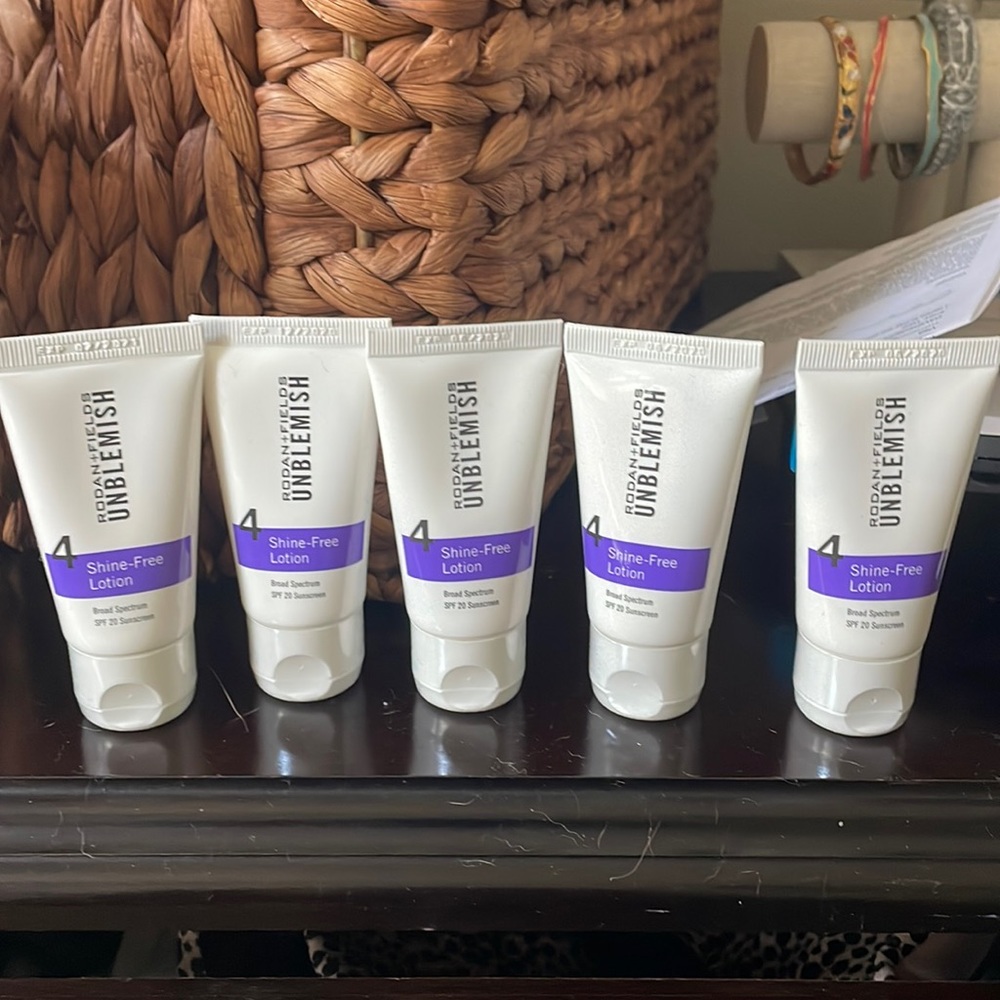 Rodan & Fields Unblemish Shine-Free Lotion